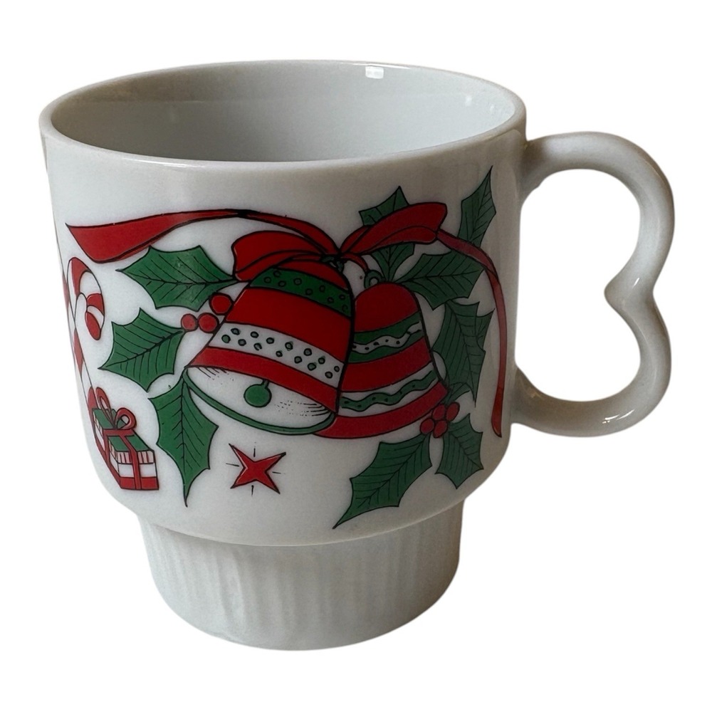 Set Of 4 Vintage Made in Japan Christmas Themed Stacking Mugs Cocoa Coffee